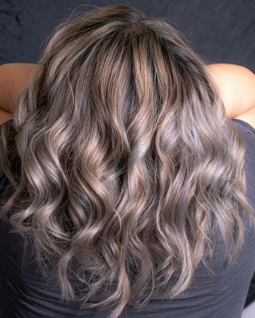 Balayage & Premium Blond – Natürliche Farbkunst auf höchstem Niveau