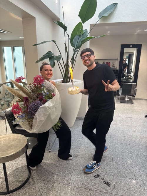 25 Jahre Julia bei @francekfriseure ❤️
Was für ein Meilenstein! ✨
Seit unglaublichen 25 Jahren bist du ein Teil unserer Francek-Familie – mit deiner Leidenschaft, deiner Herzlichkeit und deiner Treue.

Liebe Julia @julittschka wir sagen von Herzen DANKE für all die gemeinsamen Jahre, für deinen Einsatz und für unzählige schöne Momente. 🥂

25 Jahre – darauf darf man richtig stolz sein. Auf viele weitere gemeinsame Jahre! ❤️

#25Jahre #Jubiläum #FrancekFriseure #TeamFrancek #DankeJulia Meilenstein